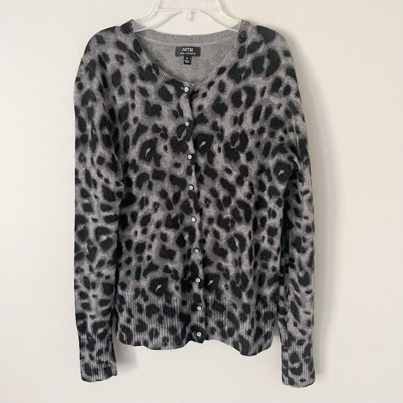 Apt 9 Size M Gray Black Animal Print Long Sleeve Cashmere Sweater Cardigan - Picture 1 of 6